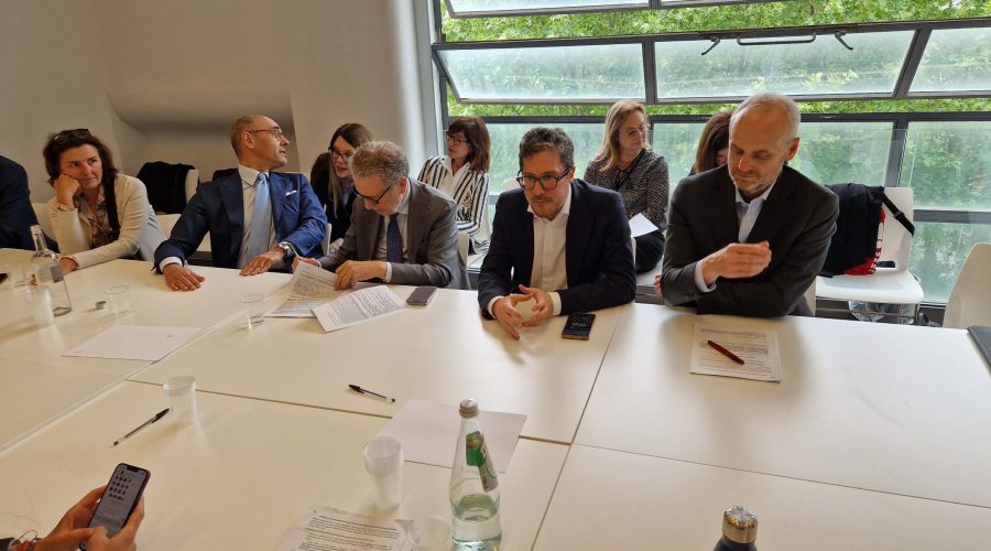Firma_30aprile(b)